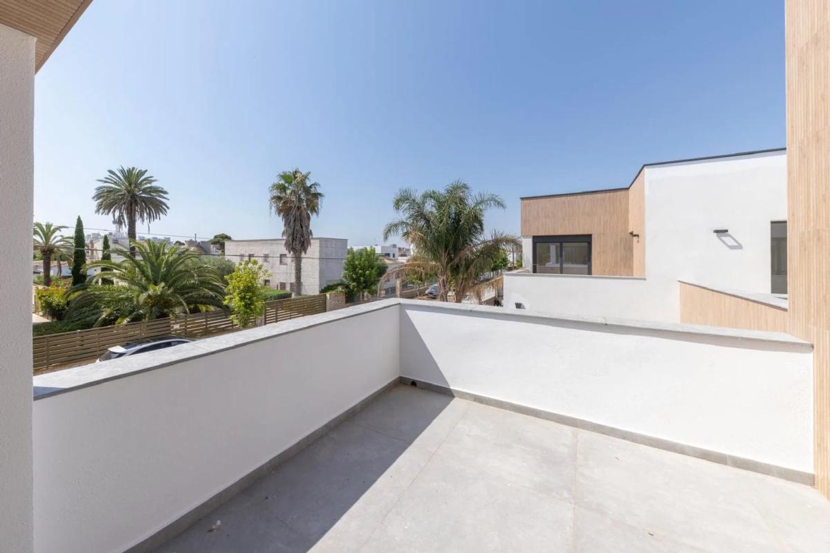 New construction Norfeu in Empuriabrava photo 5