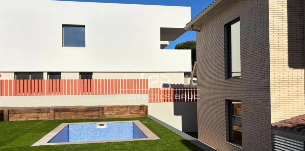 Obra nueva Residencial S'Agaro en Sant Feliu de Guíxols (Revista) photo 1