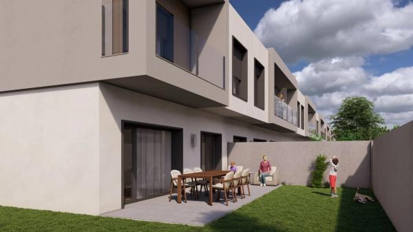 Chalet adosado en venta en  Calle de Praga, 3 , León photo 1