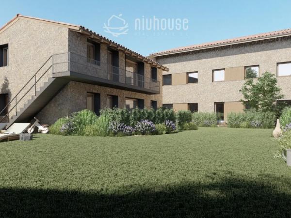 Chalet adosado en venta en Calle Major, 52 , Bellver de Cerdanya thumbnail 1