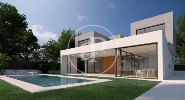 Chalet independiente en venta en Casco Antiguo, Majadahonda
photo 1