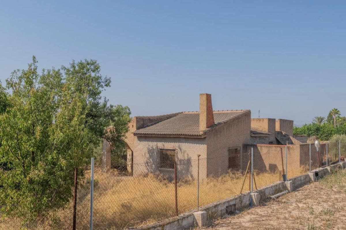 Properties for sale and rent in Spain photo 3