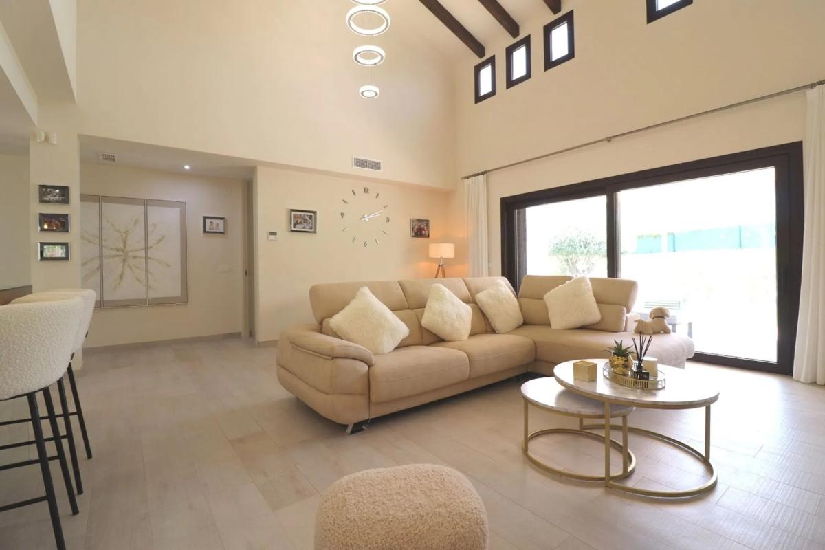 Недвижимость на продажу и в аренду в Испании photo 1