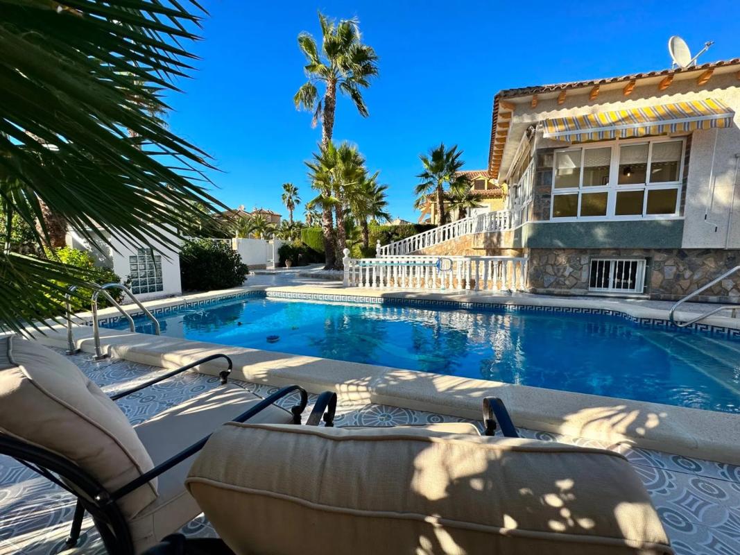 Properties for sale and rent in Spain photo 2