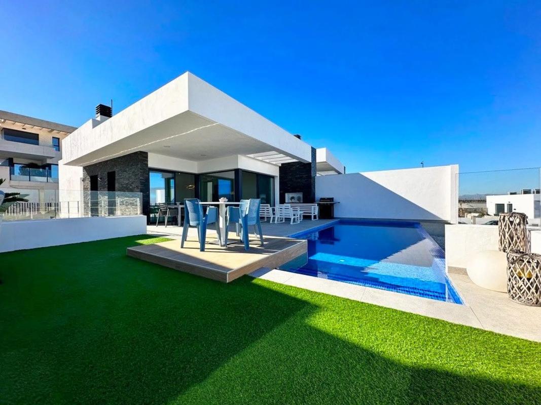 Properties for sale and rent in Spain photo 3