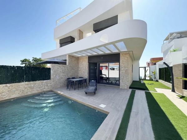 Chalet pareado en calle Amapola photo 4