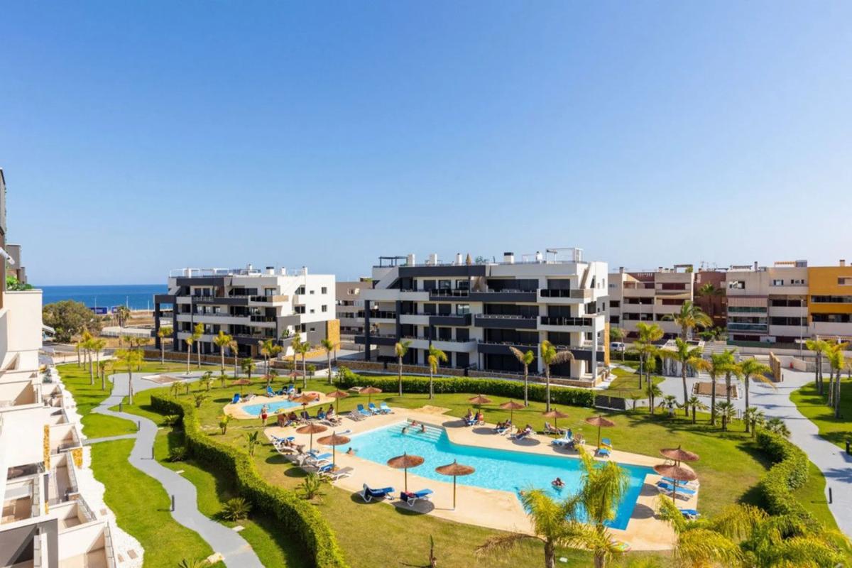 Sale of apartment in Barrio Punta Prima, Orihuela
photo 1