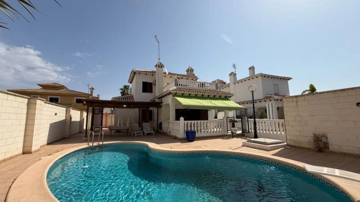 Properties for sale and rent in Spain photo 3