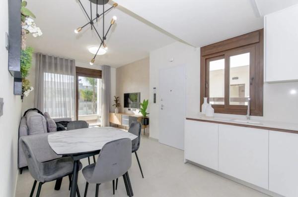 Chalet independiente en venta en Barrio El Molino, Torrevieja
thumbnail 1