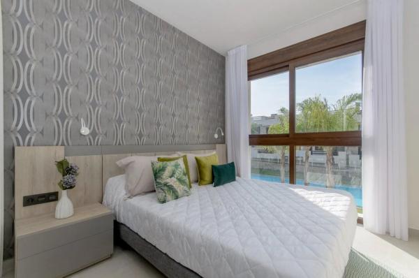 Chalet independiente en venta en Barrio El Molino, Torrevieja
thumbnail 2