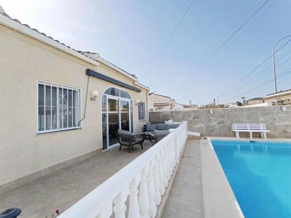 Chalet independiente en venta en Rambla Juan Mateo García, Torrevieja
 photo 4