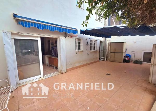 Chalet independiente en venta en Calle Joaquín Chapaprieta, 123, Torrevieja
photo 1