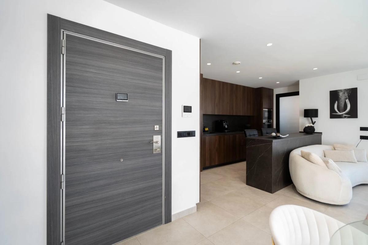 Sale of apartment in Calle Maria Parodi, Torrevieja
 photo 2