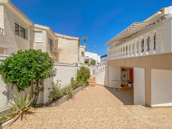 Apartment for sale in Calle Huesca, Torrevieja photo 1