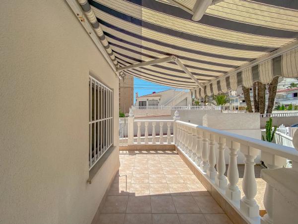 Apartment for sale in Calle Huesca, Torrevieja thumbnail 2