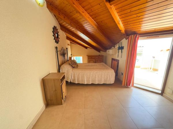 Chalet adosado en avenida Suecos s/n photo 1