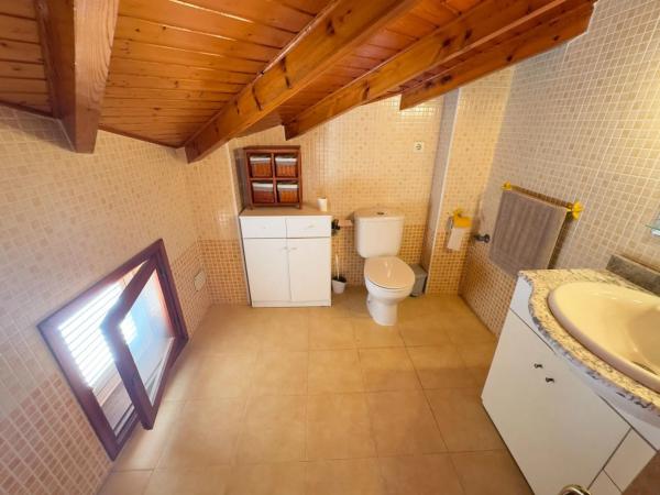 Chalet adosado en avenida Suecos s/n photo 3