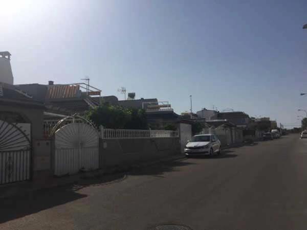 Chalet adosado en calle Breten photo 2