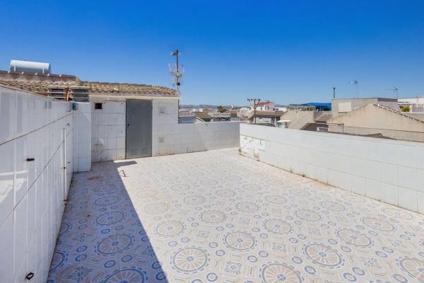 Chalet adosado en calle Breten photo 4