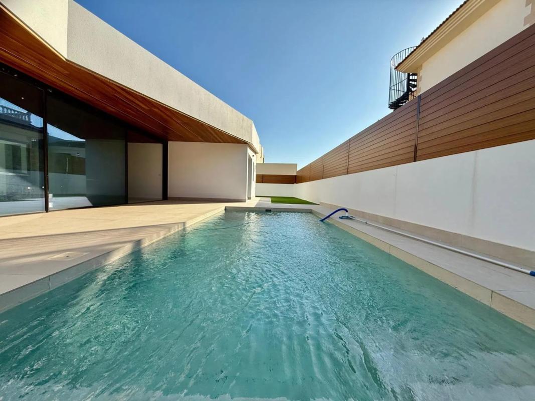 Properties for sale and rent in Spain photo 1
