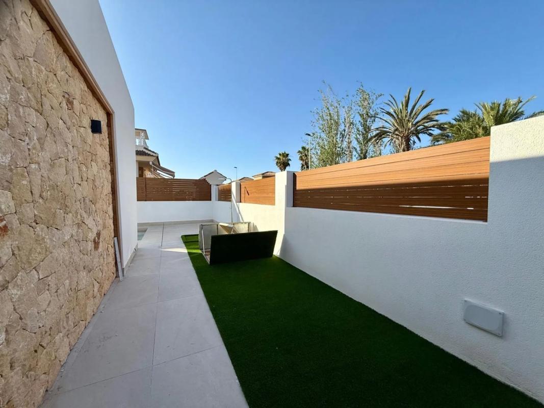 Properties for sale and rent in Spain photo 3
