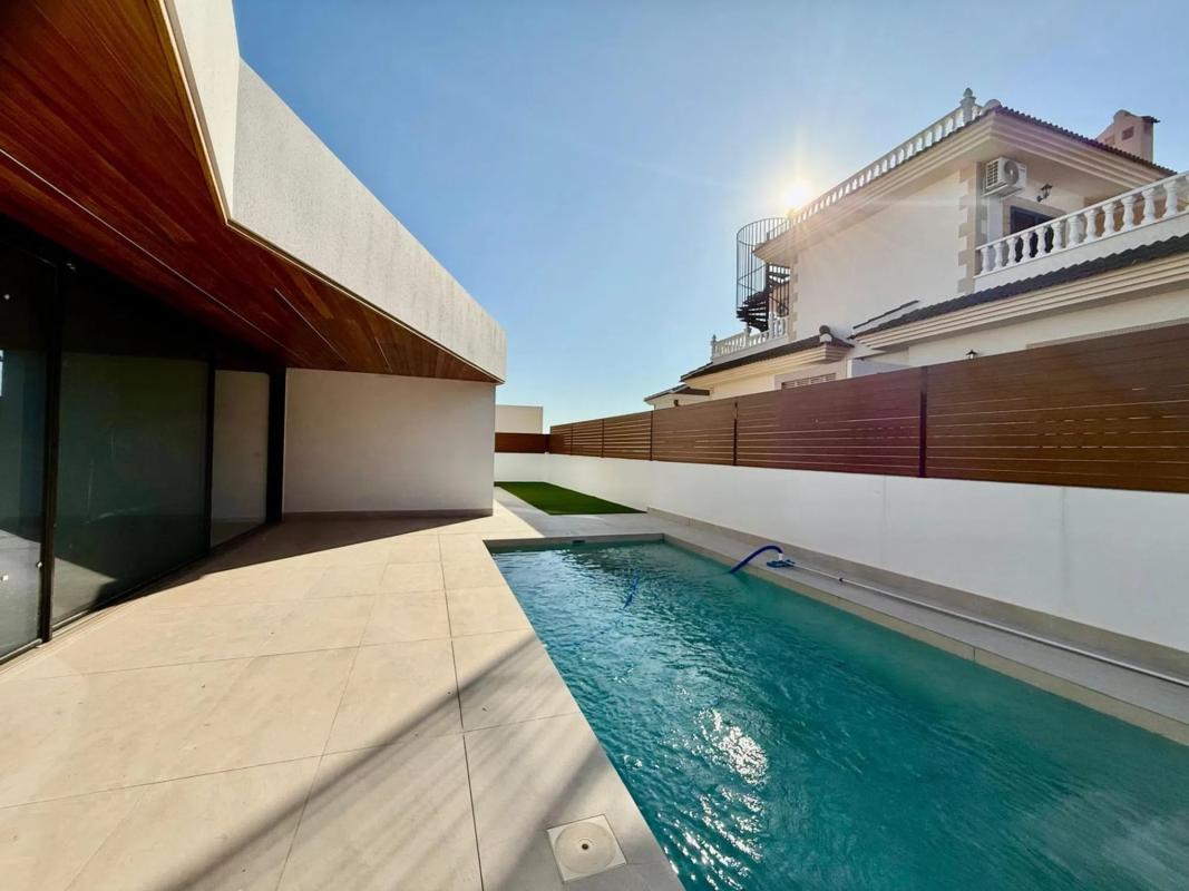 Properties for sale and rent in Spain photo 4