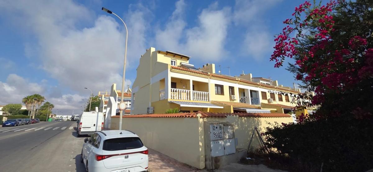 Properties for sale and rent in Spain photo 2