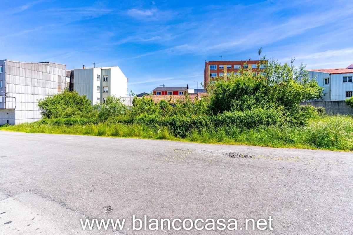 Terreno en venta en Carballo, A Coruña photo 2