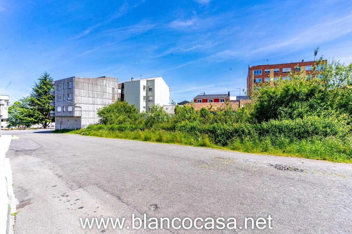 Terreno en venta en Carballo, A Coruña photo 3