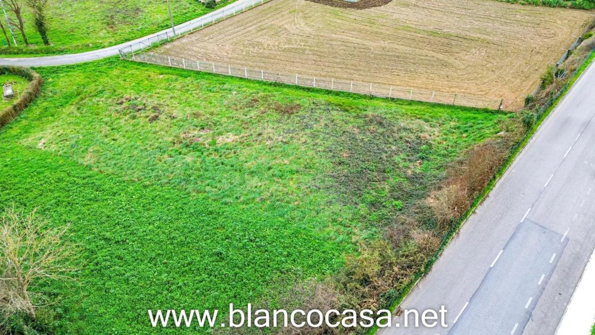 Terreno en venta en Carballo, A Coruña photo 2