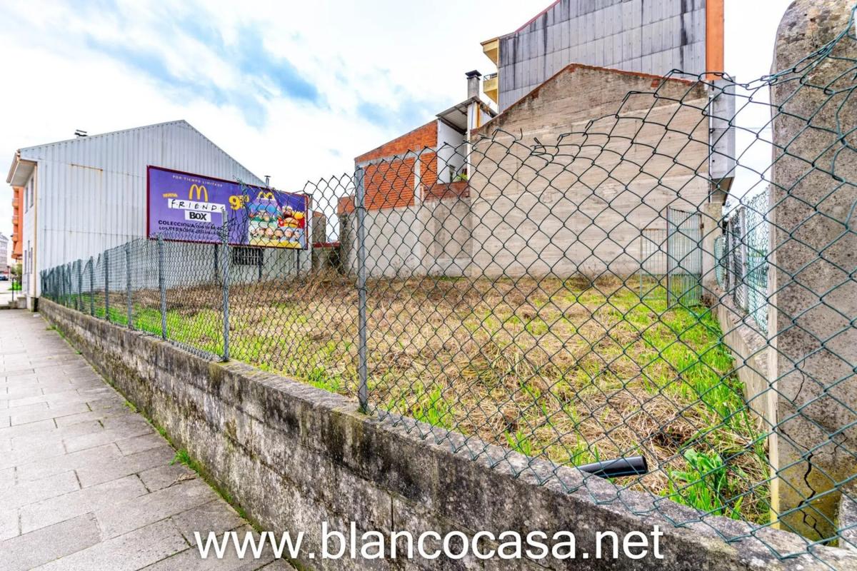 Terreno en venta en Carballo, A Coruña photo 4