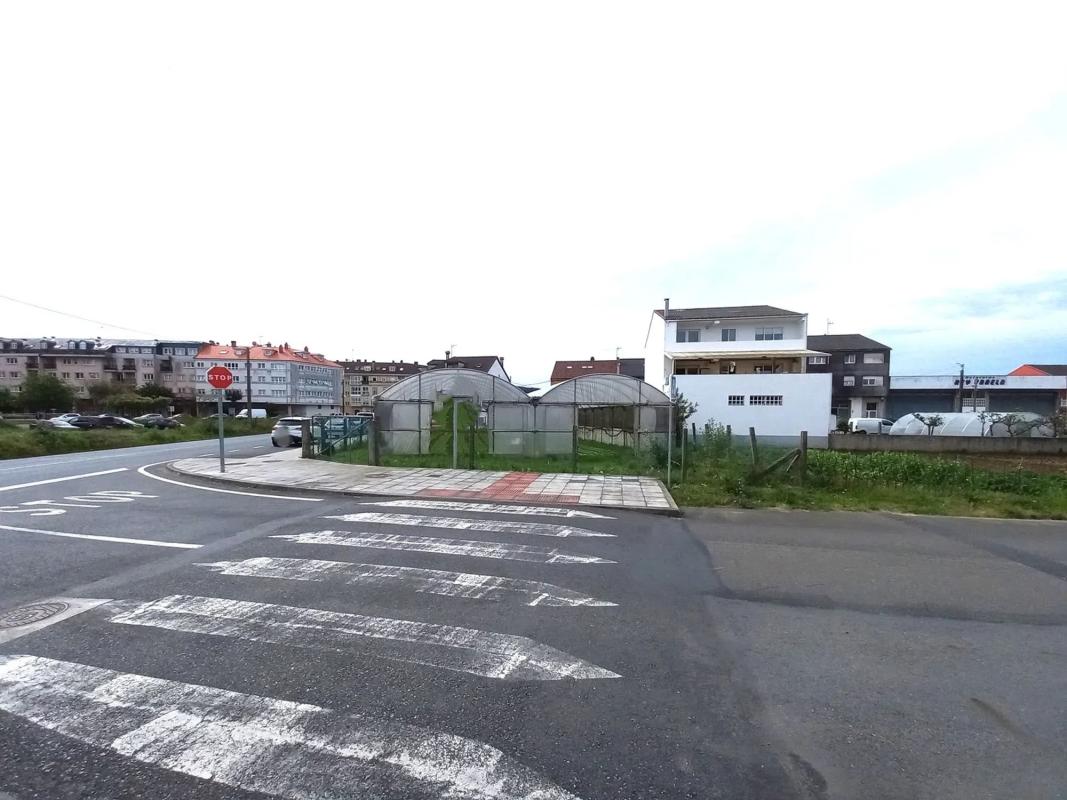 Terreno en venta en Laracha, A Coruña photo 2