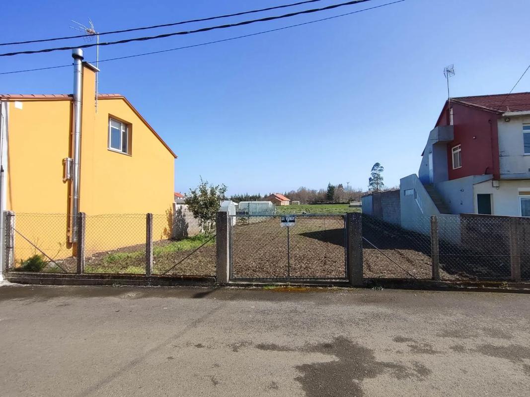 Terreno en venta en Laracha, A Coruña photo 2
