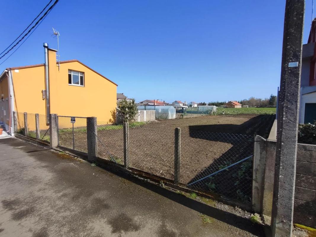 Terreno en venta en Laracha, A Coruña photo 4