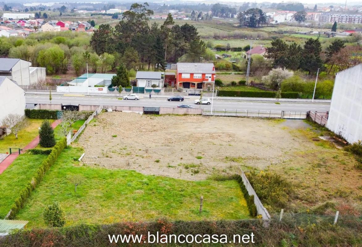 Terreno en venta en Carballo, A Coruña photo 3