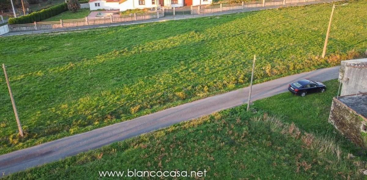 Terreno en venta en Carballo, A Coruña photo 2