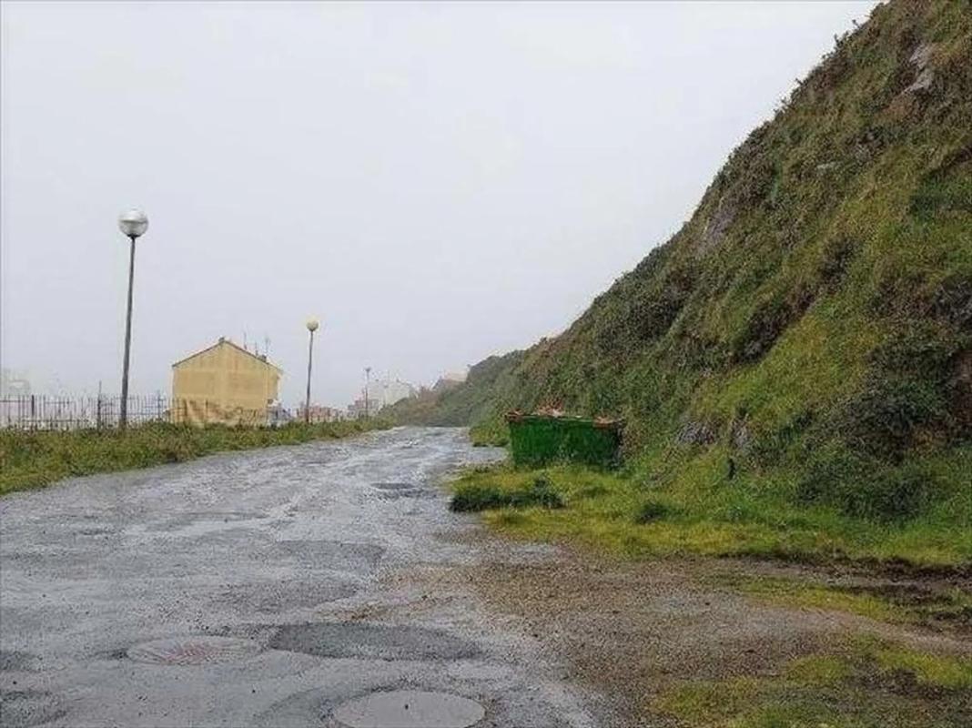 Terreno en venta en Malpica de Bergantiños, A Coruña photo 3