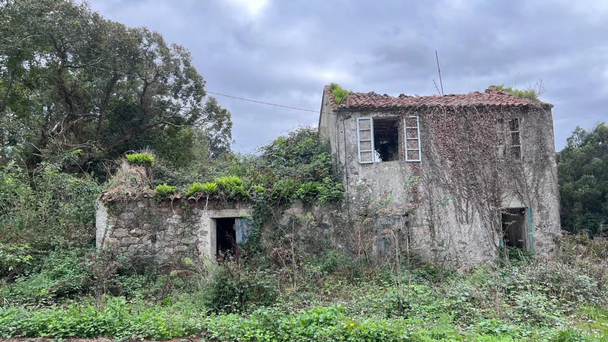 Terreno en venta en Carballo, A Coruña photo 4