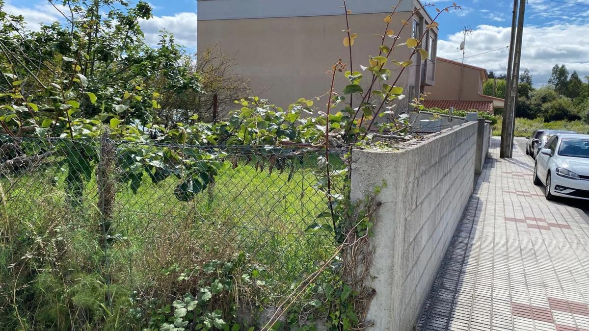 Terreno en venta en Laracha, A Coruña photo 1
