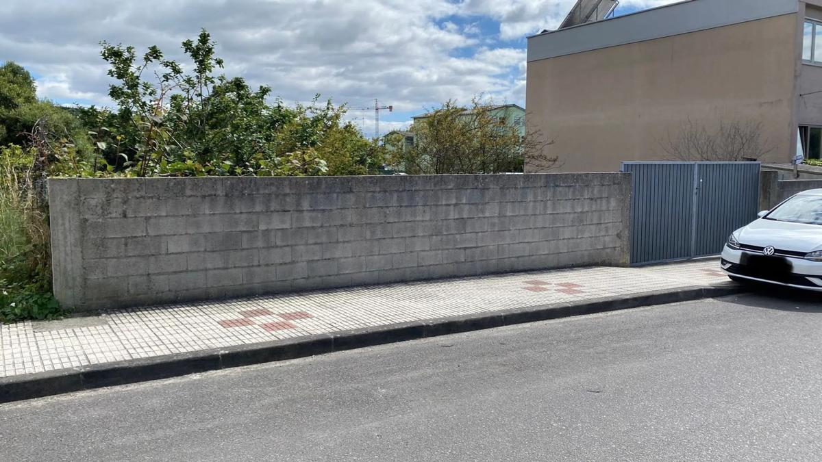 Terreno en venta en Laracha, A Coruña photo 2