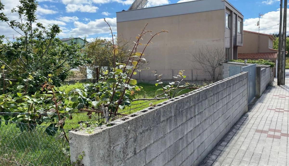Terreno en venta en Laracha, A Coruña photo 3
