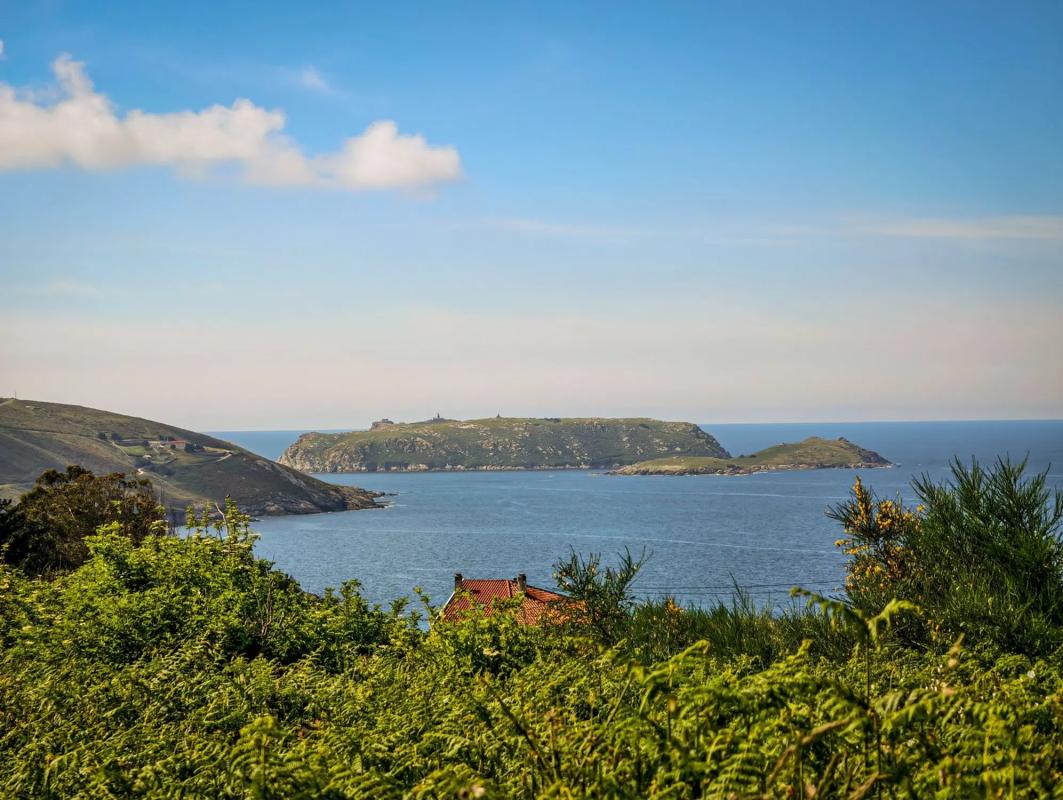 Terreno en venta en Malpica de Bergantiños, A Coruña photo 1