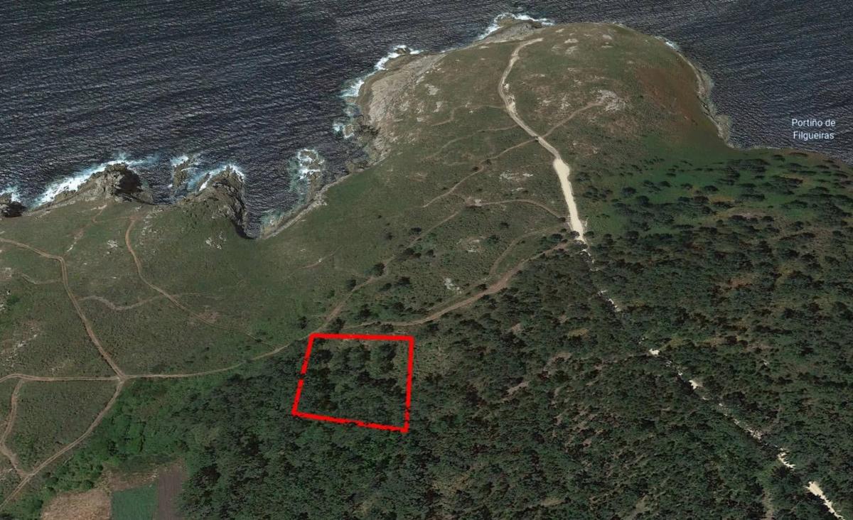 Terreno en venta en Cabana de Bergantiños, A Coruña photo 1