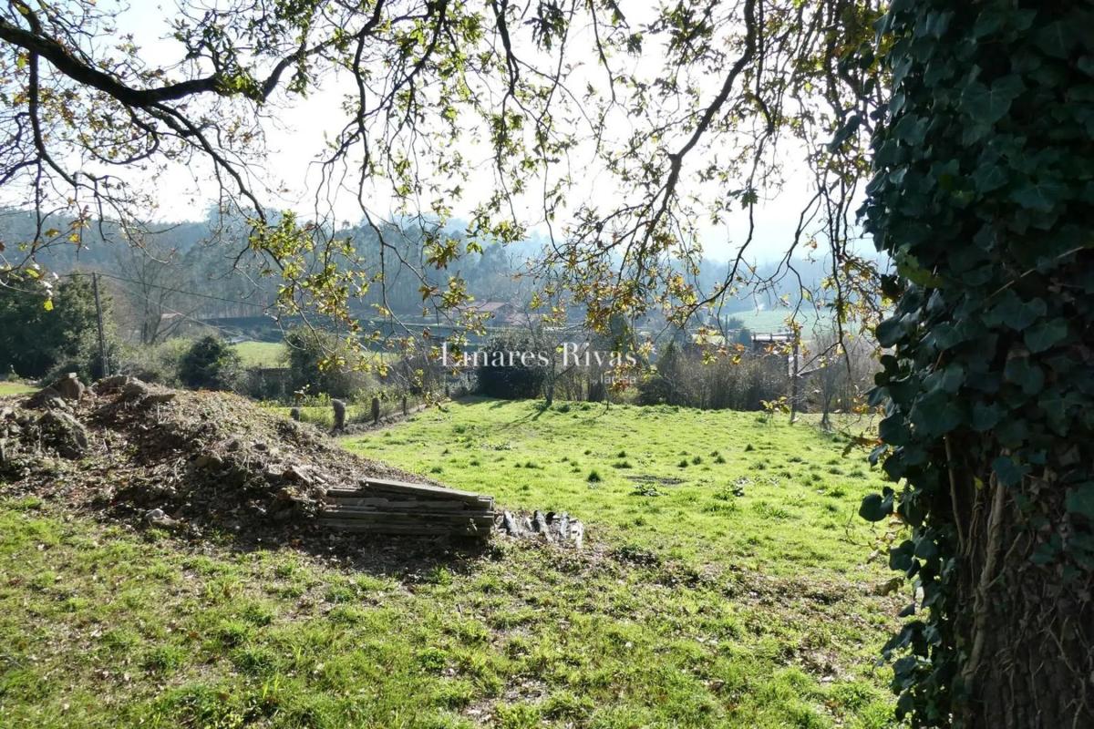 Land for sale in Laracha, A Coruña photo 1