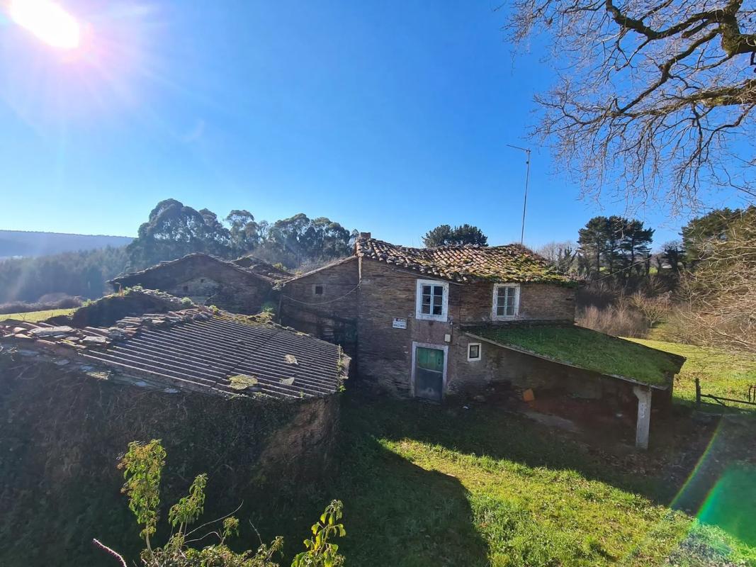 Terreno en venta en Frades, A Coruña photo 3