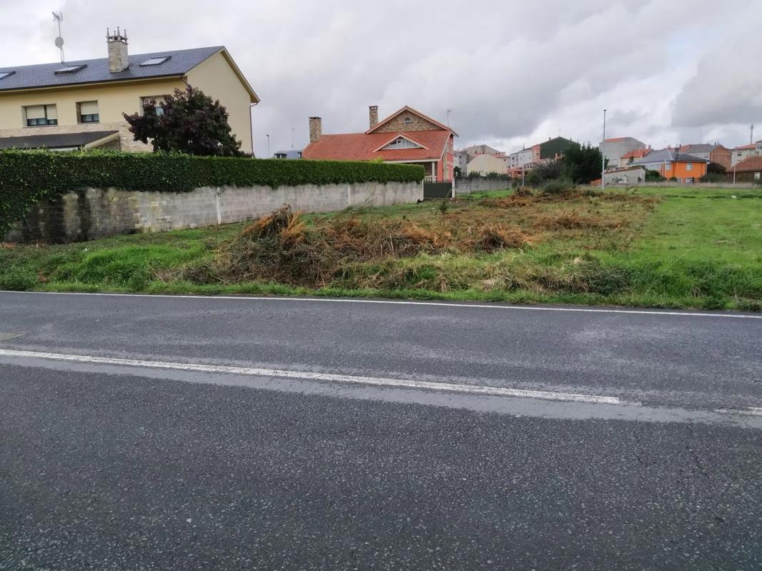 Terreno en venta en Melide, A Coruña photo 2
