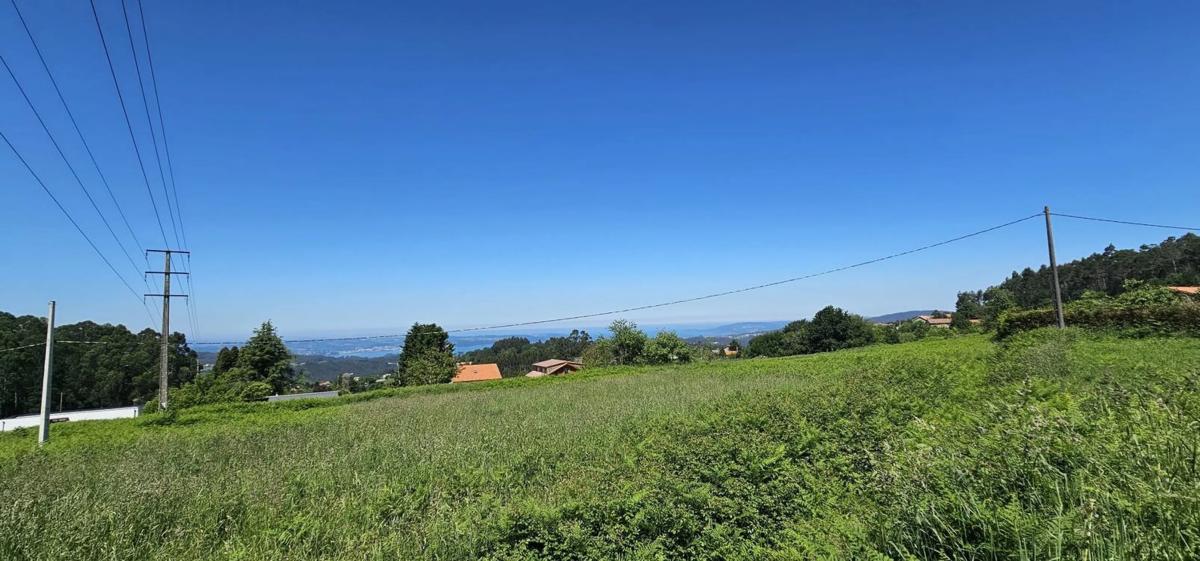 Terreno en venta en Vilarmaior, A Coruña photo 3