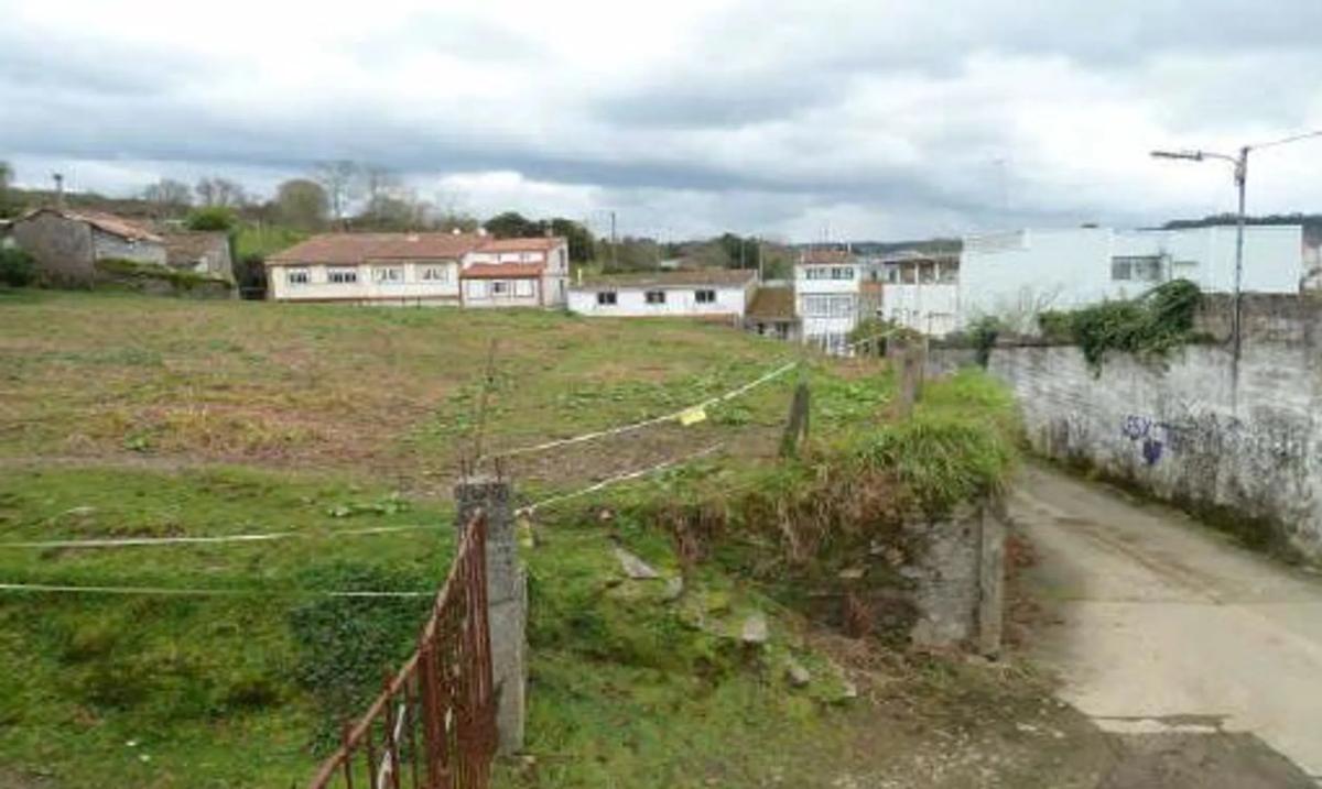 Terreno en venta en Betanzos, A Coruña photo 2