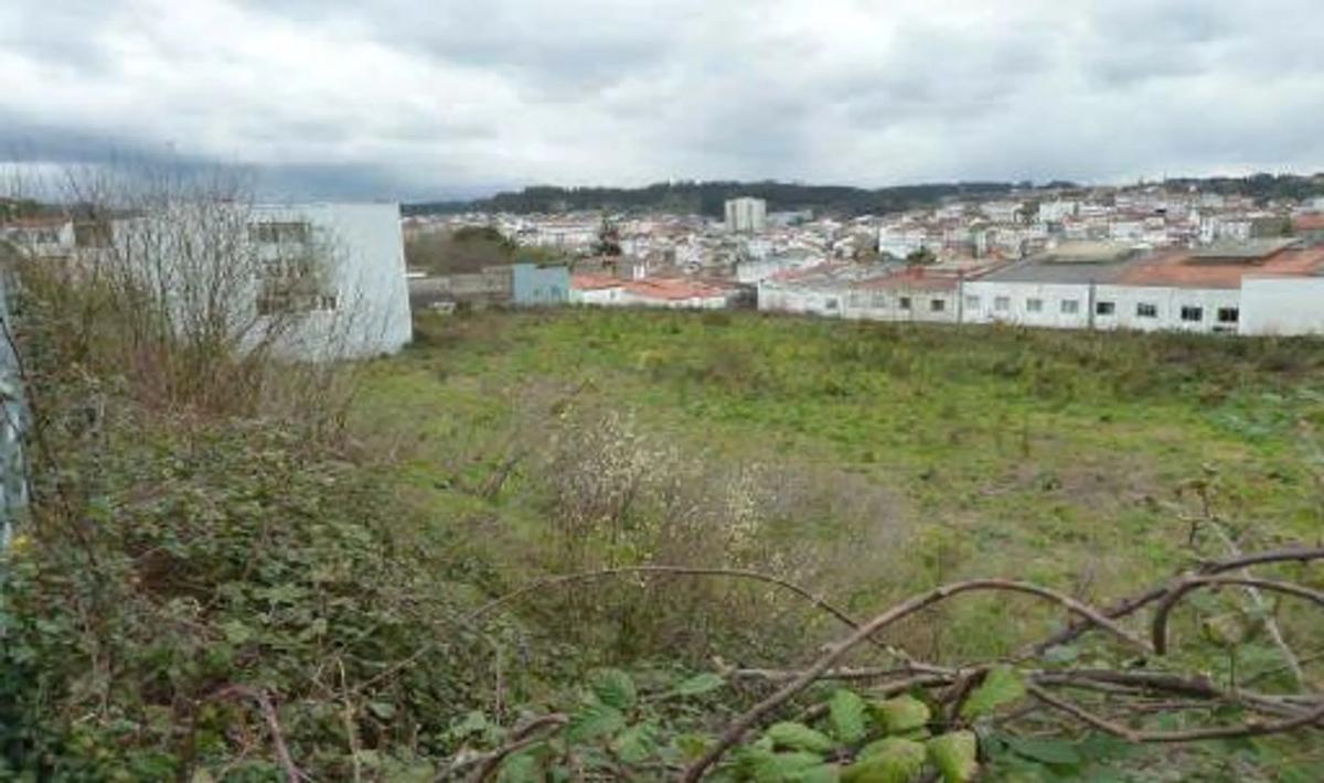 Terreno en venta en Betanzos, A Coruña photo 3
