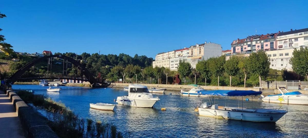 Terreno en venta en Betanzos, A Coruña photo 1